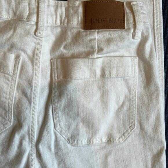 Judy Blue Relaxed Fit High Rise Cargo Style White Jeans 30” Inseam Size 5/27 - Picture 7 of 10